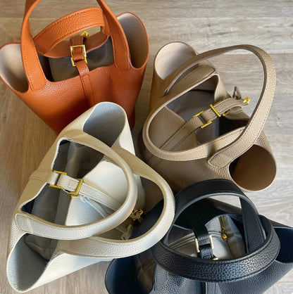 Elegant Women's Handbag in Vegan Leather with Steel Handle – Bucket Bag 16x20x19 cm