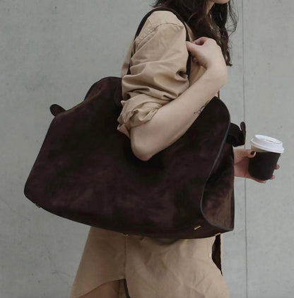 Women's Vegan Suede Leather Handbag – Elegant and Practical Shoulder Bag for Daily Use, Dimensions 38x28x23 cm