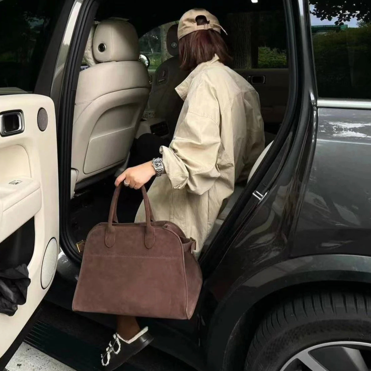 Women's Vegan Suede Leather Handbag – Elegant and Practical Shoulder Bag for Daily Use, Dimensions 38x28x23 cm