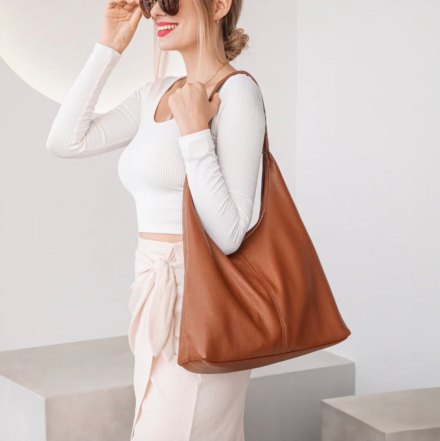 Sac à Main Hobo en Cuir Végan pour Femme avec Pochette Intérieure – Spacieux et Pratique, Idéal pour Quotidien