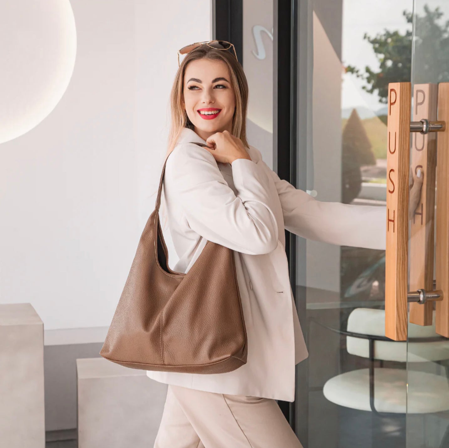 Sac à Main Hobo en Cuir Végan pour Femme avec Pochette Intérieure – Spacieux et Pratique, Idéal pour Quotidien