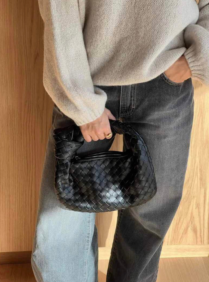 Mini Arya Elegant Handbag for Women with Adjustable Shoulder Strap - Compact and Practical, Synthetic Leather