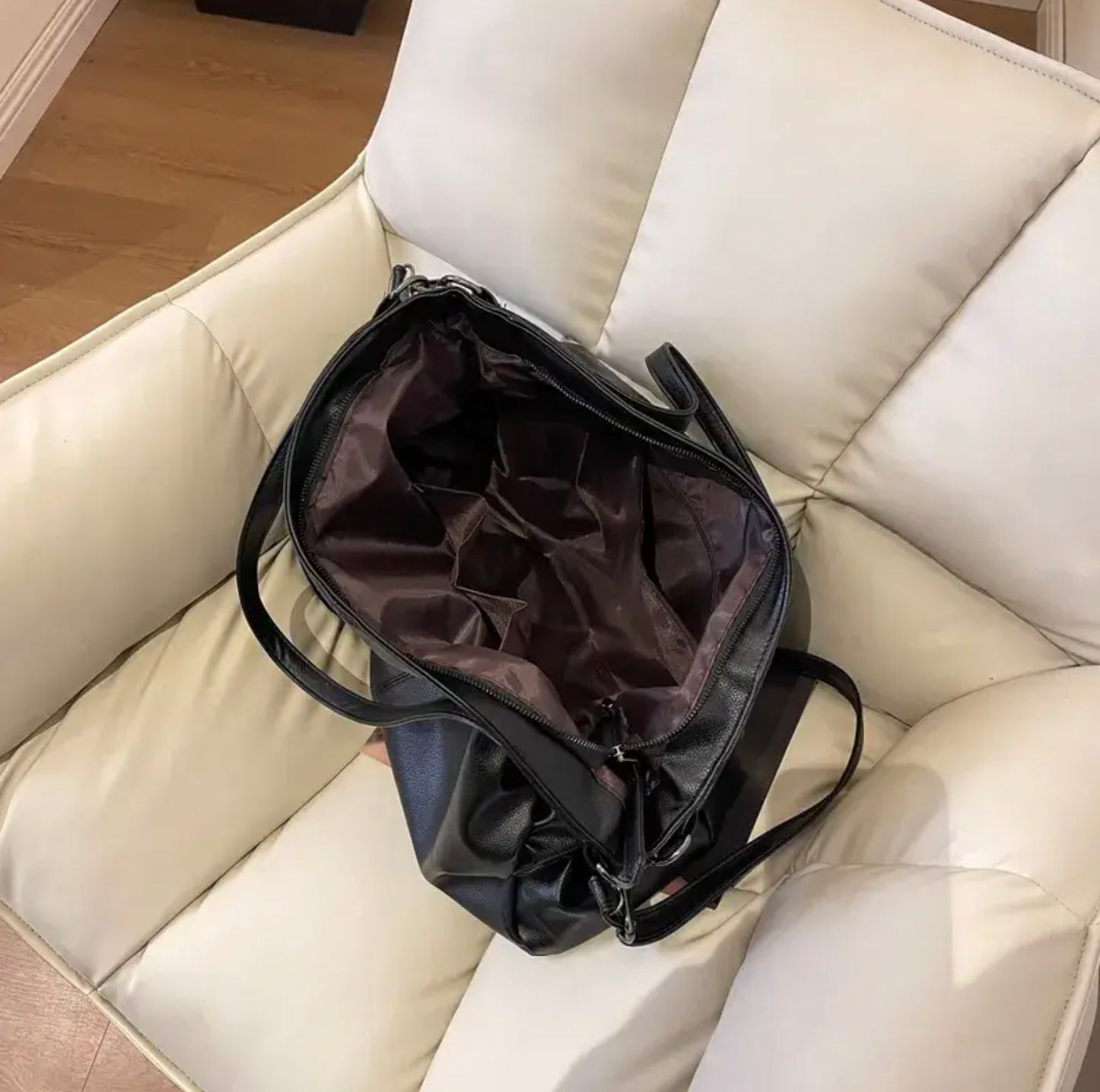 Grand Sac à Main en Cuir Femme avec Poches Multiples, Bandoulière Ajustable – Élégant et Spacieux Noir ou Marron