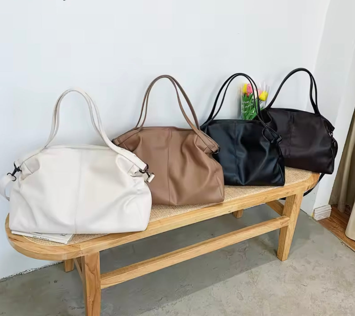 Large Women's Leather Handbag with Multiple Pockets, Adjustable Shoulder Strap – Elegant and Spacious Black or Brown