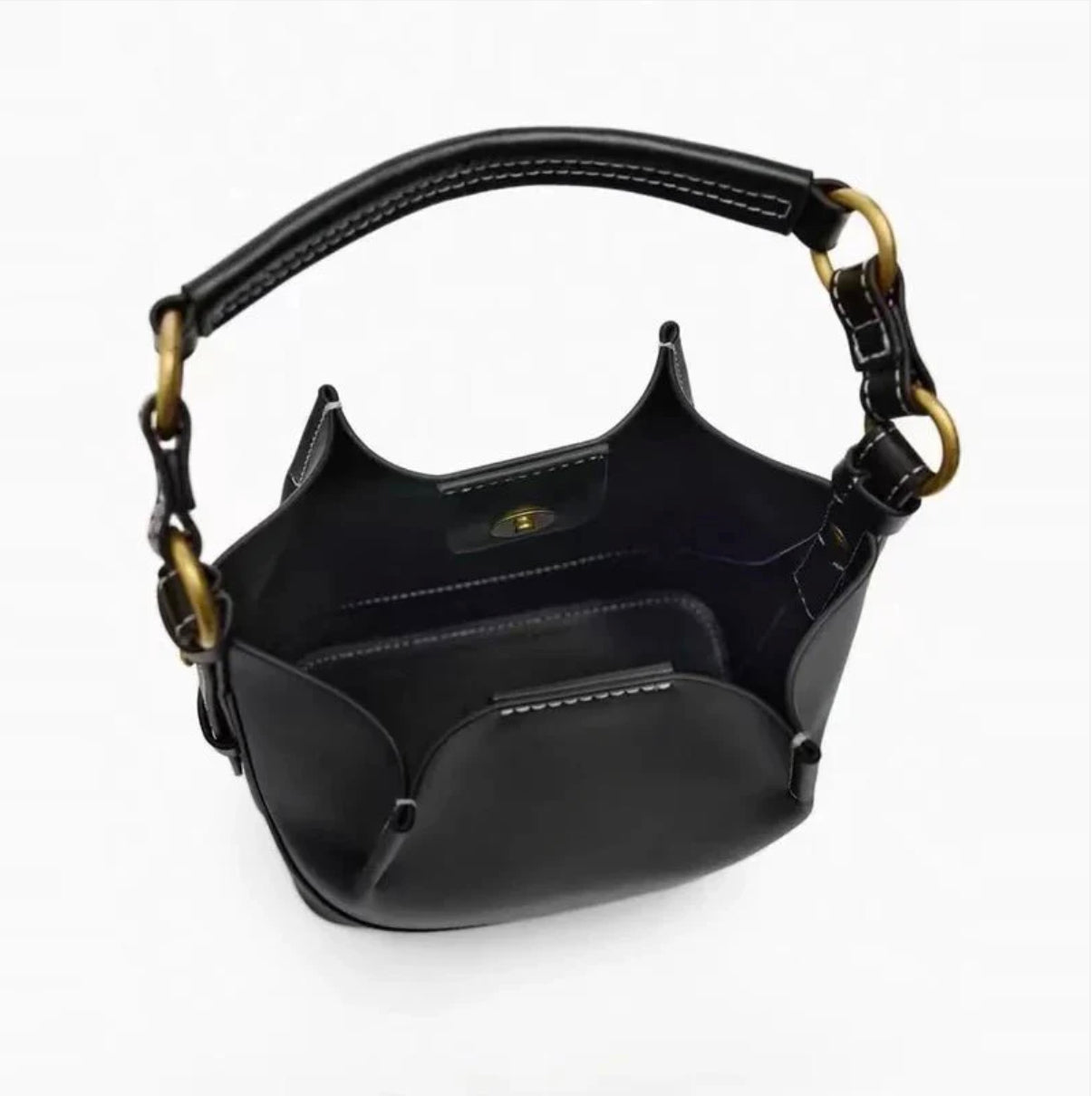 Timeless women's leather handbag – 19x21x11 cm, elegant and practical design for all occasions