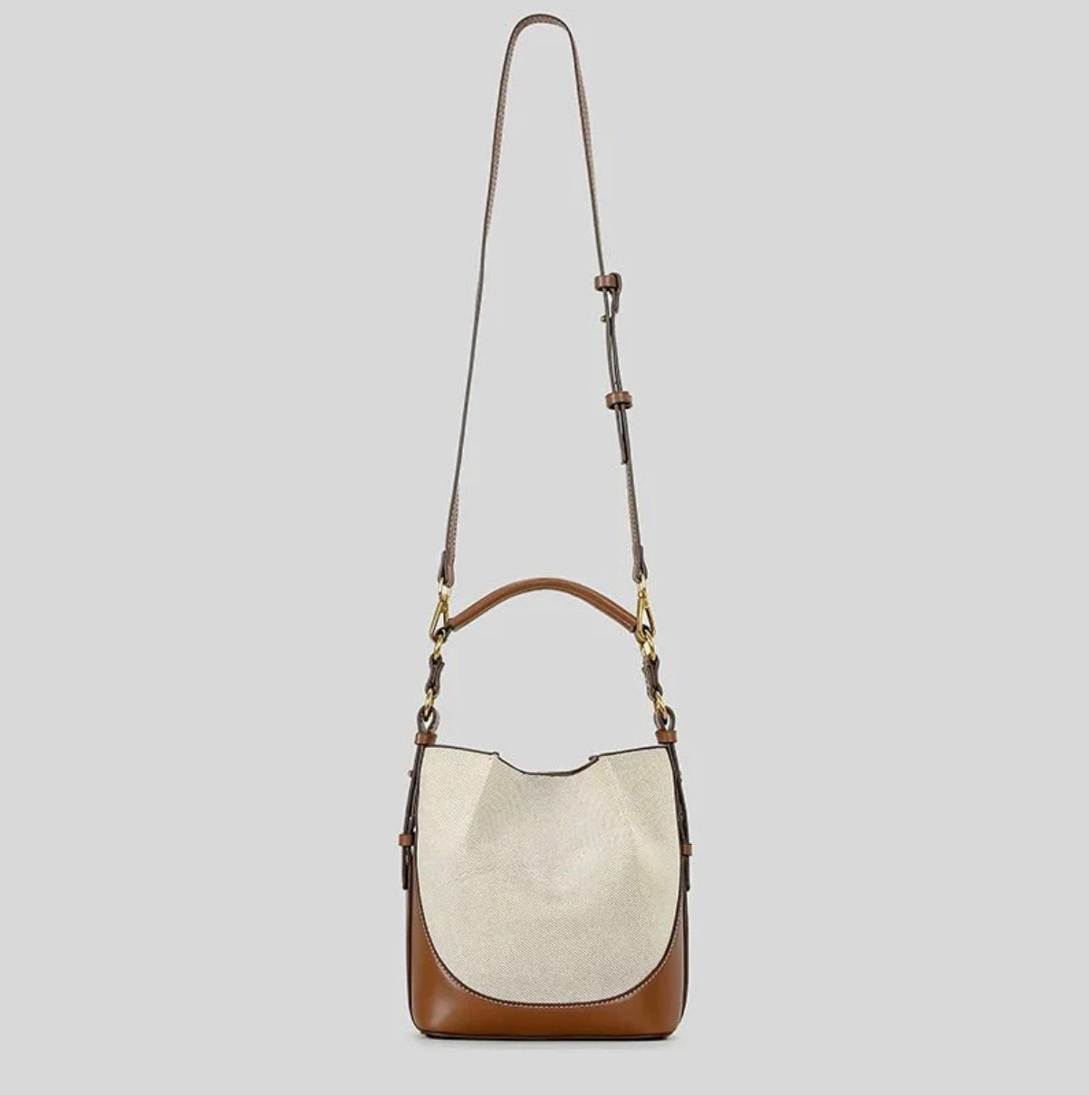 Timeless women's leather handbag – 19x21x11 cm, elegant and practical design for all occasions