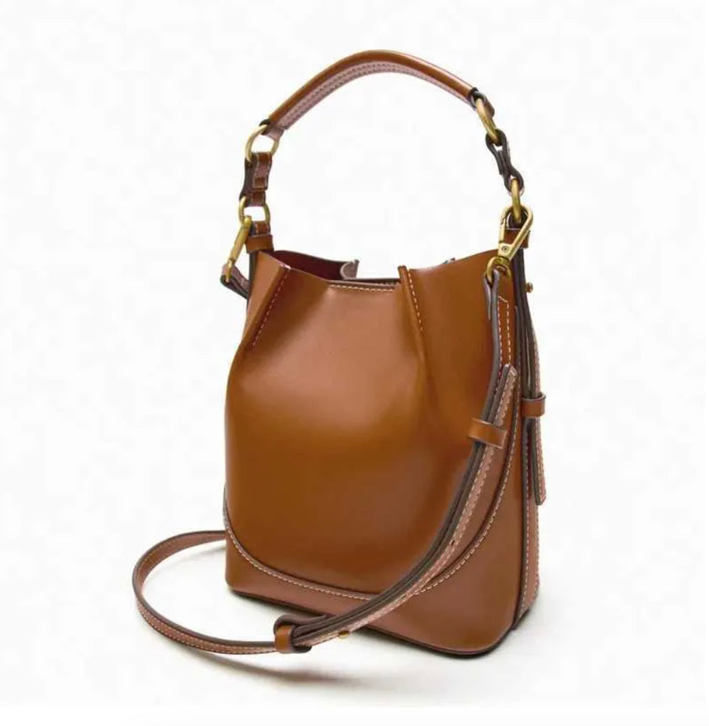 Sac à main femme intemporel en cuir – 19x21x11 cm, design élégant et pratique pour toutes les occasions