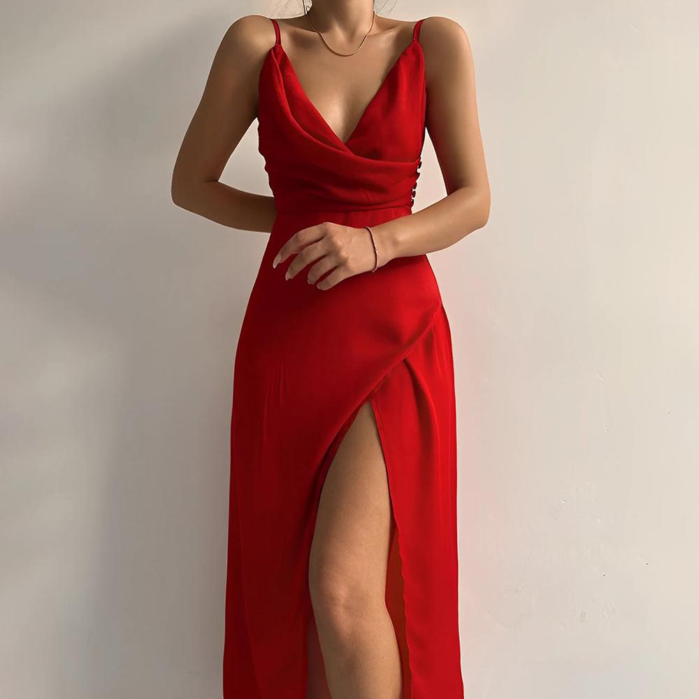 Long Chic Evening Dress with Spaghetti Straps and Open Back – Elegant and Sexy for Formal Events