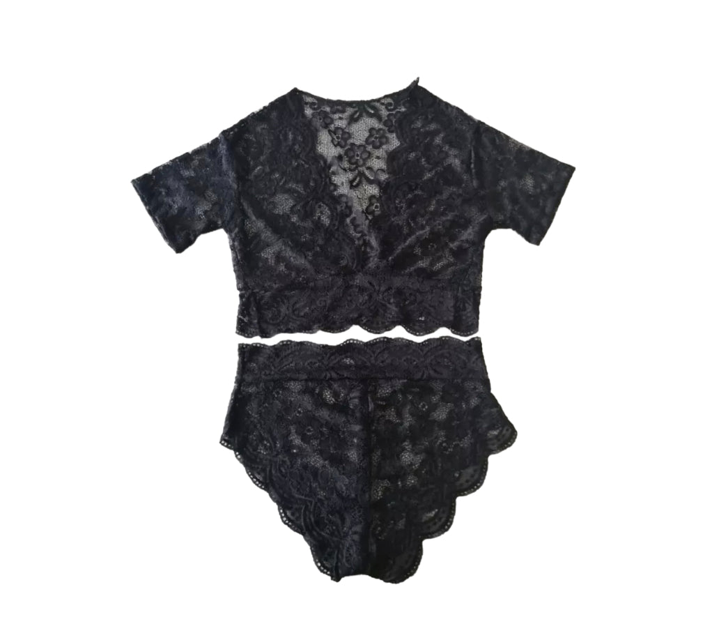 Ensemble de Lingerie Sexy en Dentelle au Crochet avec Détails en Tulle pour Femme – Sous-Vêtement Élégant et Sensuel