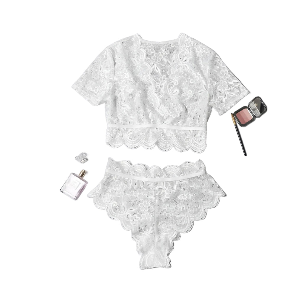 Ensemble de Lingerie Sexy en Dentelle au Crochet avec Détails en Tulle pour Femme – Sous-Vêtement Élégant et Sensuel