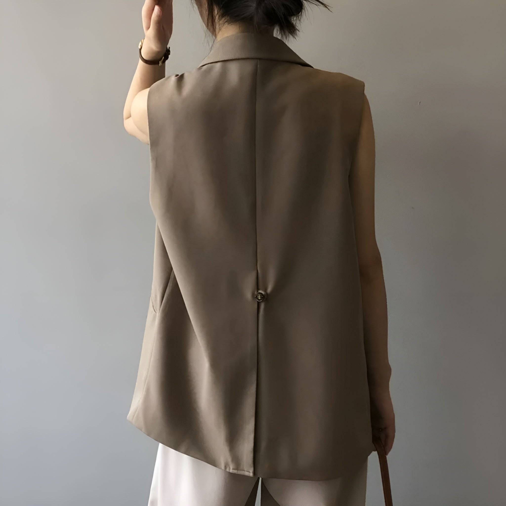 Blazer Sans Manches Femme Élégant en Polyester - Veste Blazer Chic Minimaliste Noir, Coupe Ajustée et Moderne