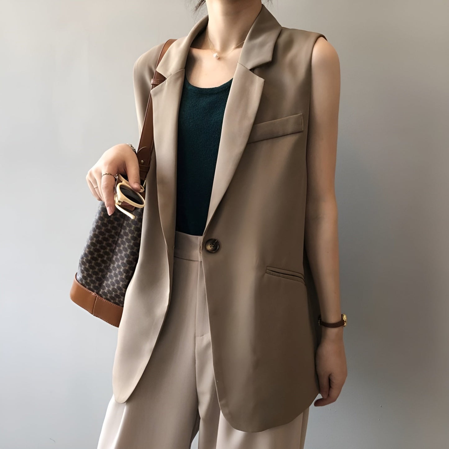 Elegant Sleeveless Women's Blazer in Polyester - Chic Minimalist Black Blazer Jacket, Fitted and Modern Cut