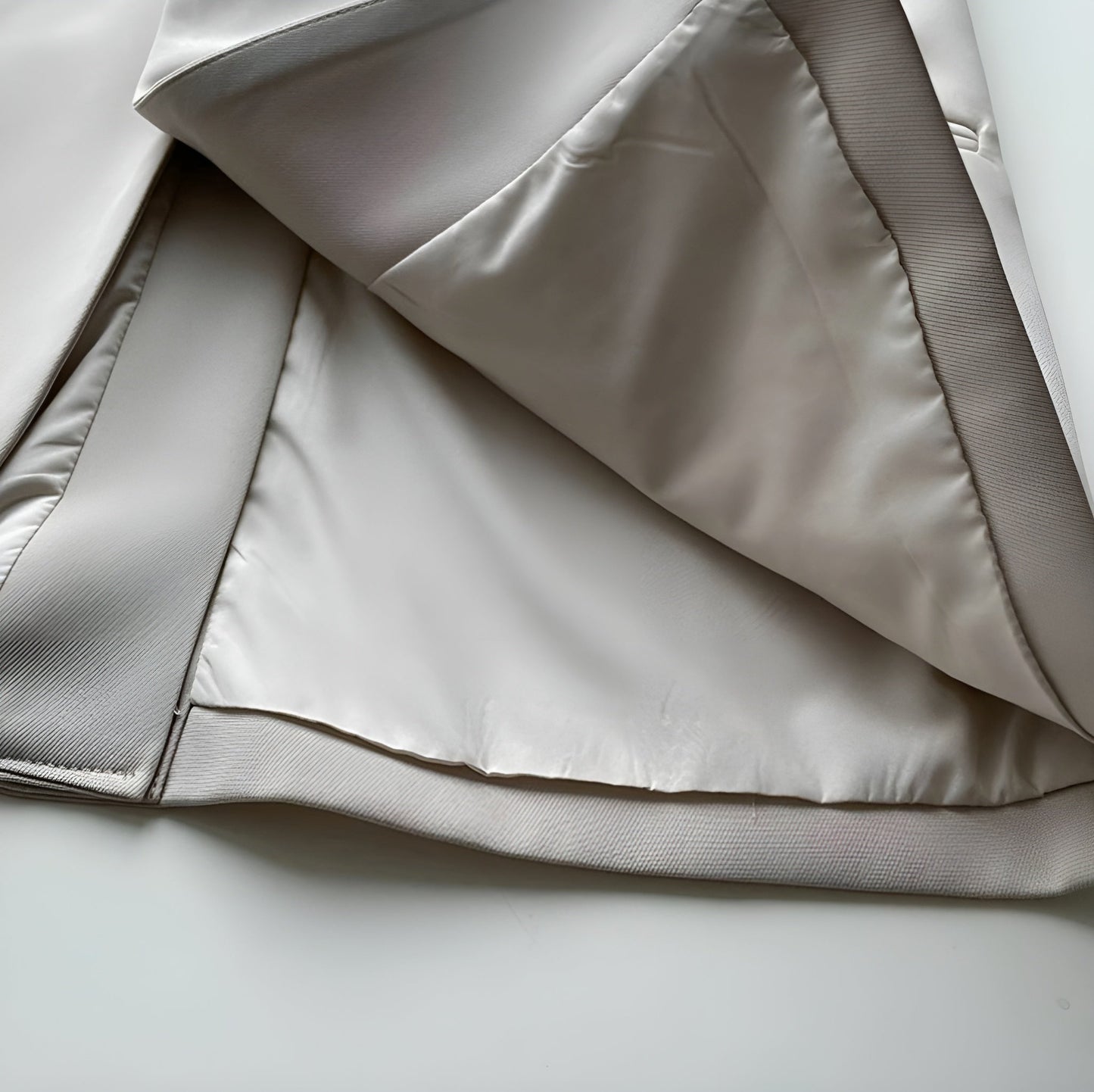 Elegant Sleeveless Women's Blazer in Polyester - Chic Minimalist Black Blazer Jacket, Fitted and Modern Cut