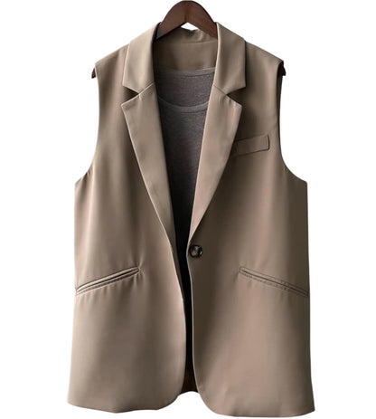 Elegant Sleeveless Women's Blazer in Polyester - Chic Minimalist Black Blazer Jacket, Fitted and Modern Cut