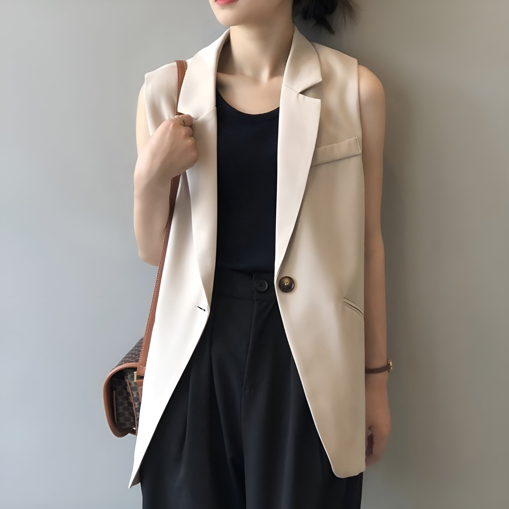Blazer Sans Manches Femme Élégant en Polyester - Veste Blazer Chic Minimaliste Noir, Coupe Ajustée et Moderne