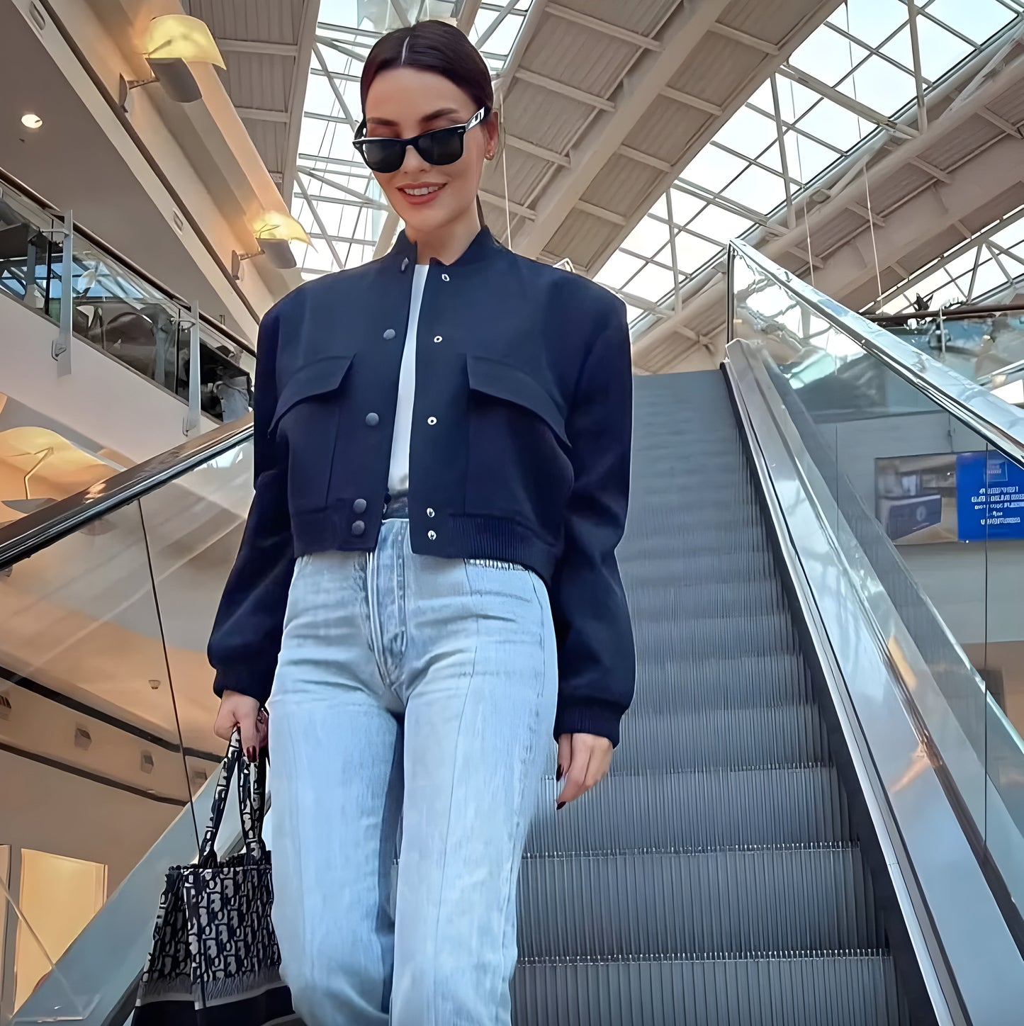 Men's Short White Jacket Size M Cotton-Polyester Blend Urban Style