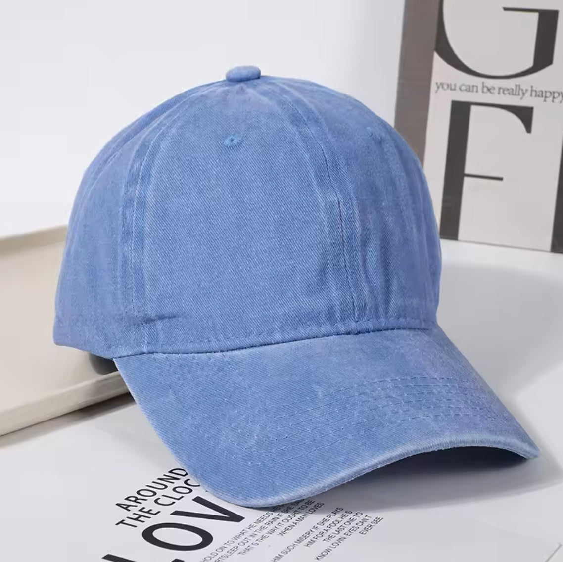 Casquette Femme Minimaliste Ajustable en Couleur Neutre – Élégante et Confortable pour un Look Casual
