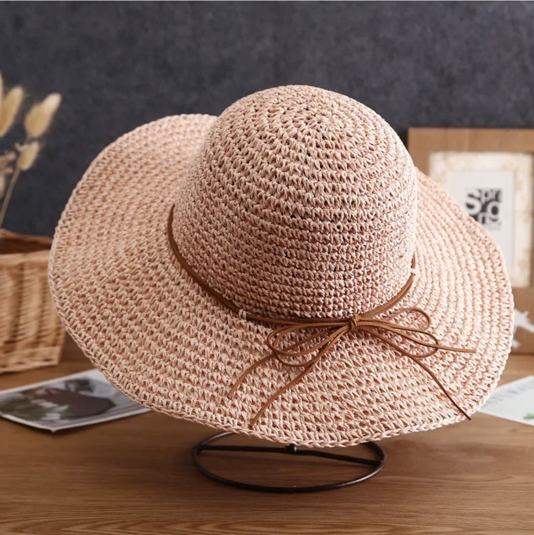 Adjustable Women's Straw Hat with Sun Protection – Elegant Summer Accessory in Natural Straw