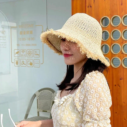 Adjustable Women's Straw Hat with Sun Protection – Elegant Summer Accessory in Natural Straw