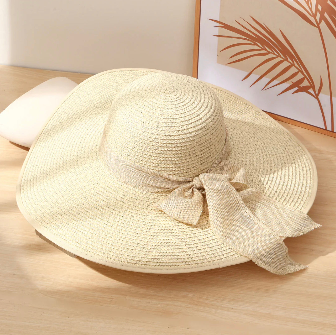 Adjustable Women's Straw Hat with Sun Protection – Elegant Summer Accessory 10 cm Brims