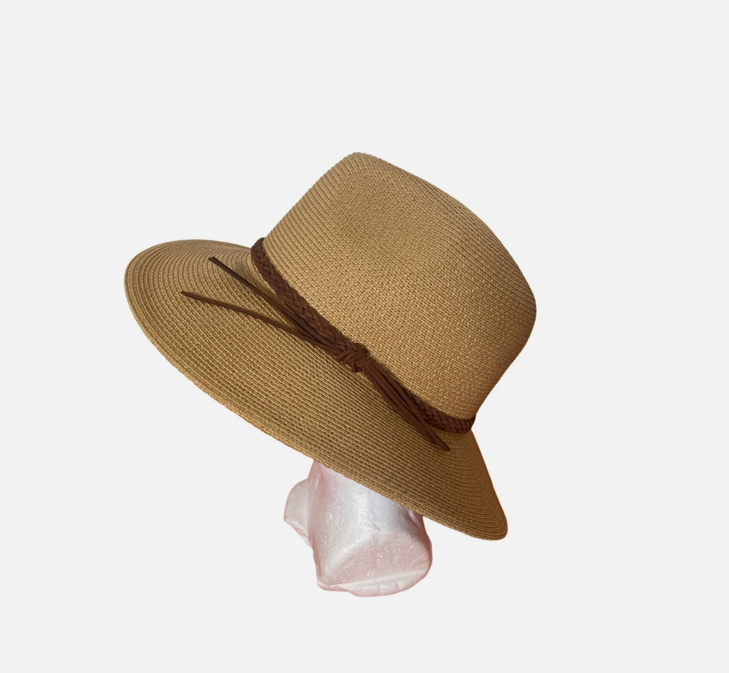 Adjustable Foldable Straw Hat for Women – Lightweight Summer Accessory with Sun Protection