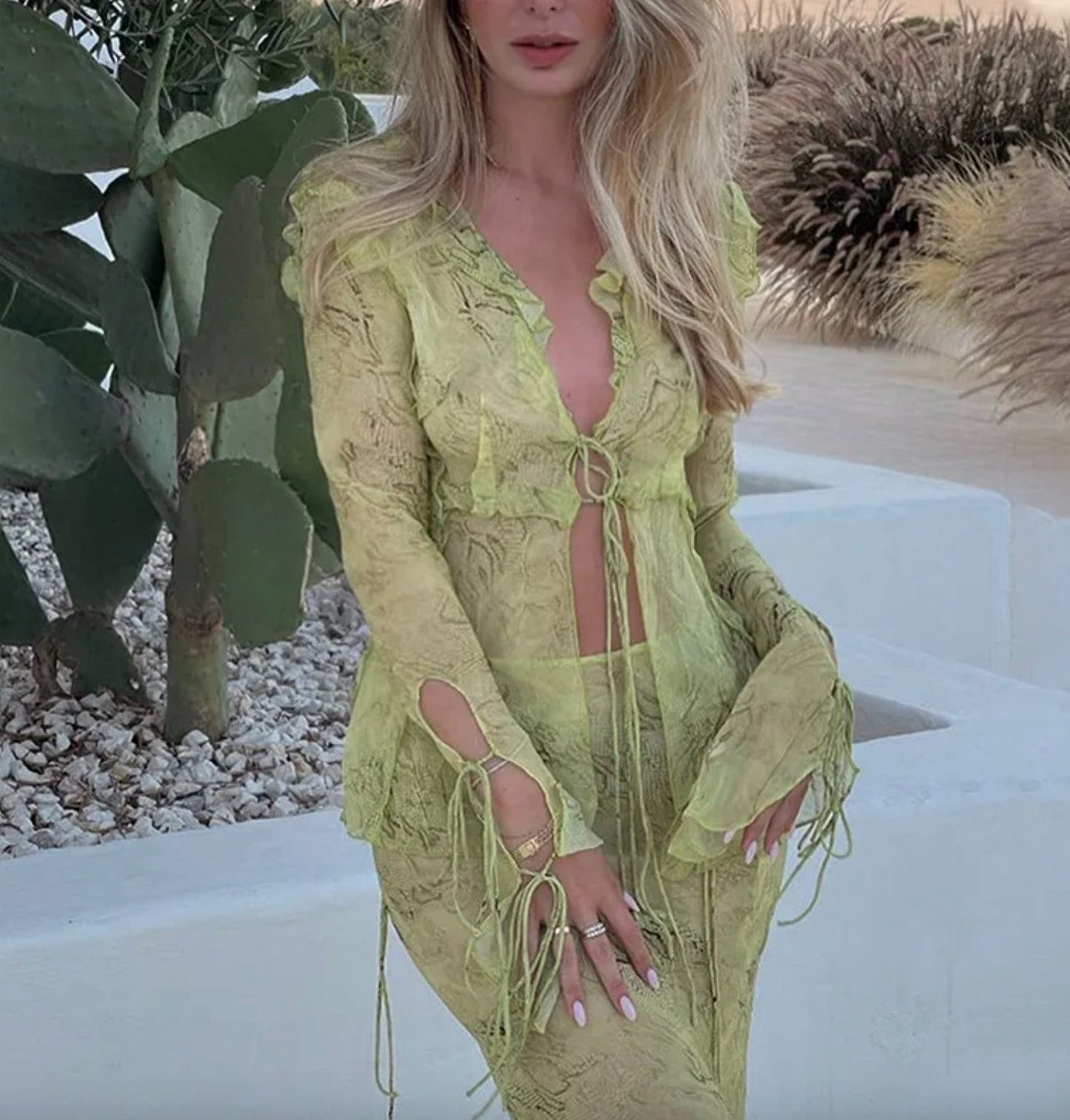 Long Lace Dress for Women with V-Neck and Long Sleeves – Elegant for Summer Evenings and Events