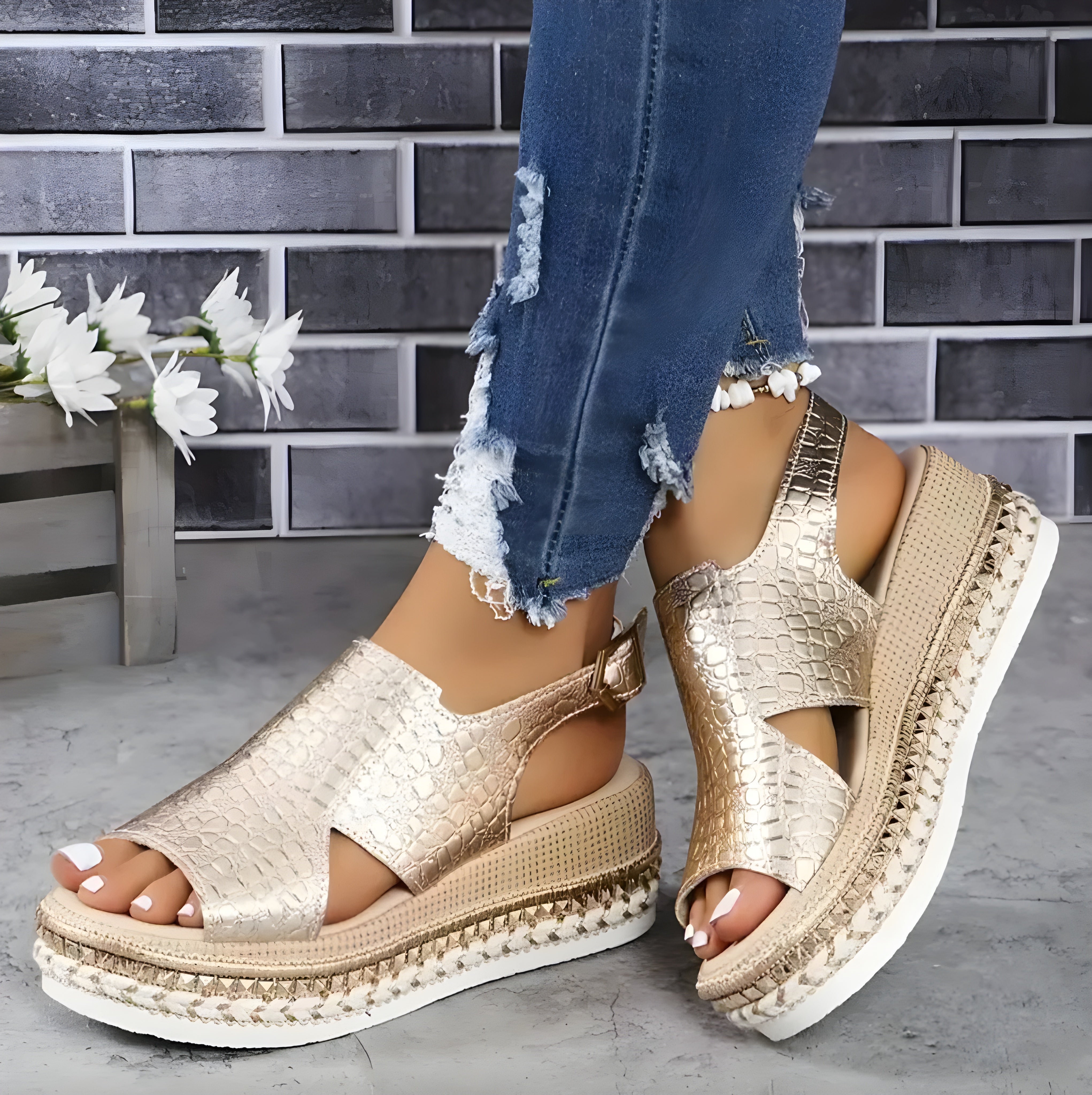 Sandales Femme Métalliques Dorées Taille 38 Cuir PU Compensées