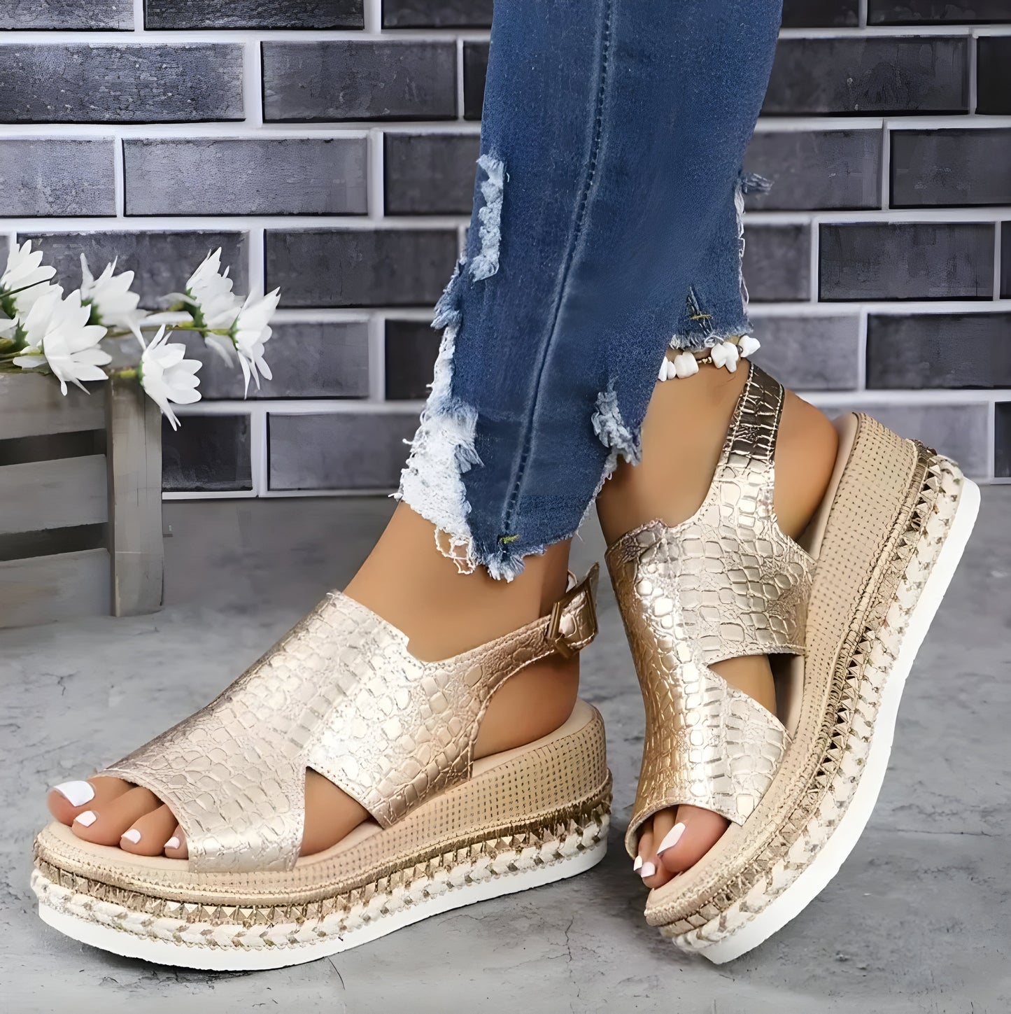 Women's Metallic Gold Sandals Size 38 PU Leather Wedge