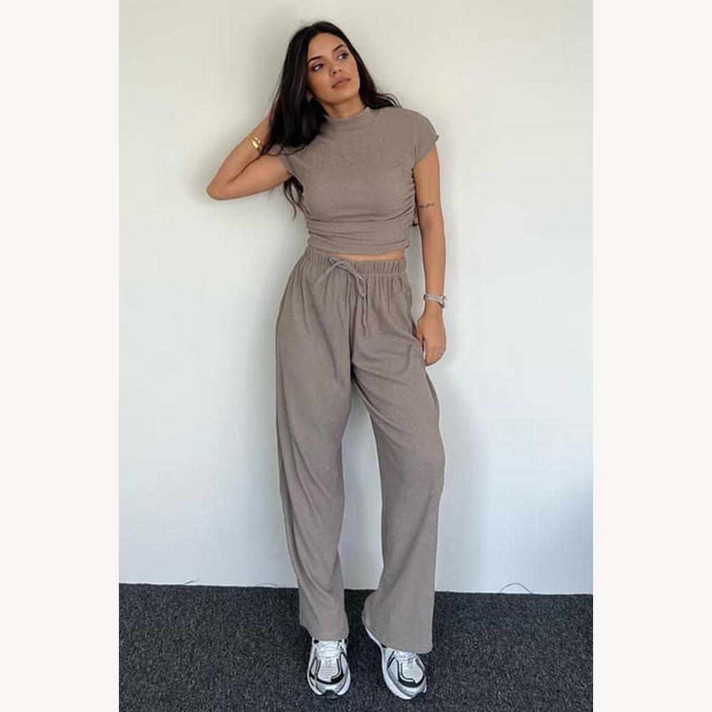 Ensemble Femme Deux-Pièces Confortable avec Crop Top à Col Montant et Pantalon Ample Élastique – Idéal pour Sorties Décontractées