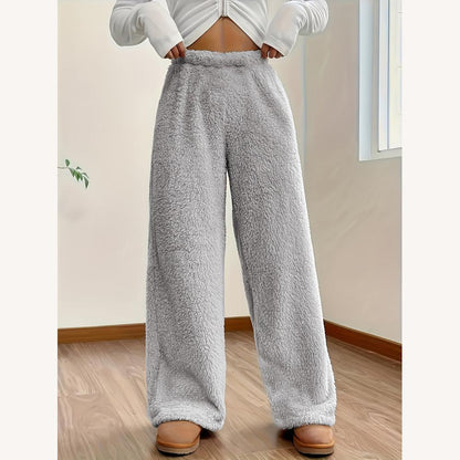 https://cdn.shopify.com/s/files/1/0934/1639/0995/files/teddy-sweatpants-21.jpg?v=1745368056