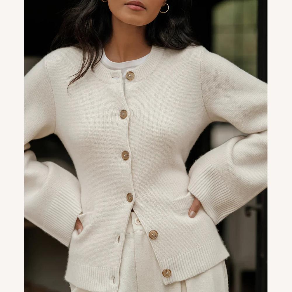 Women's Buttoned Cardigan in Soft Knit with Ribbed Details – Elegant and Comfortable, Ideal for Mid-Season